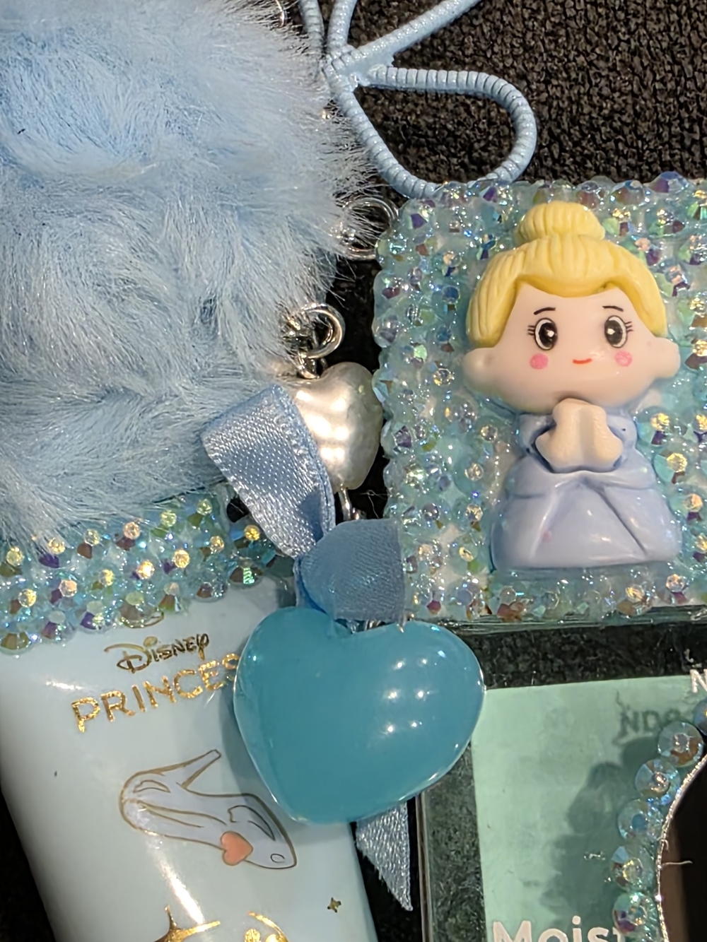 Handmade Cinderella Keychain Set - Picture 6 of 7